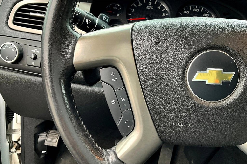 Used 2013 Chevrolet Suburban LT image 16