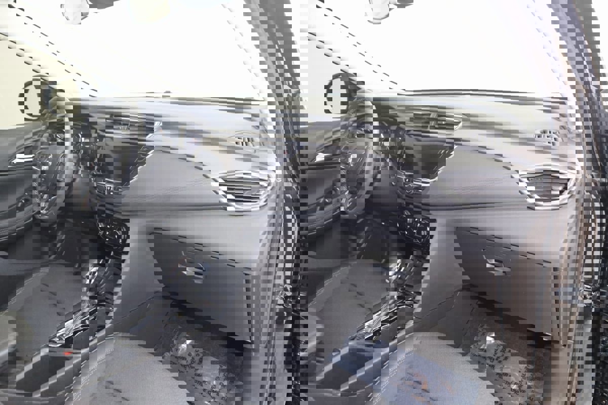 Used 2023 Buick Encore GX Preferred w/ Cold Weather Comfort Package image 38