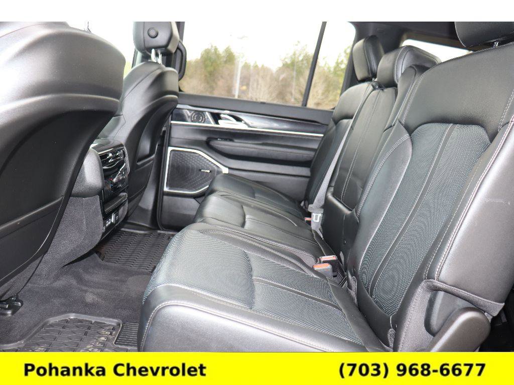 Used 2024 Jeep Wagoneer 4WD w/ Premium Group I image 35