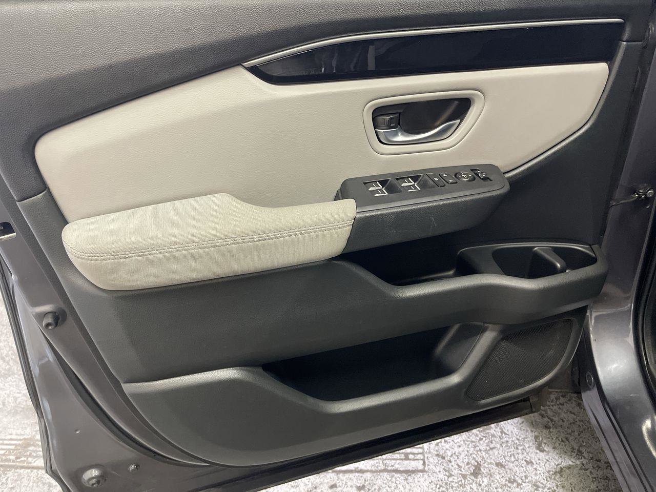 Used 2023 Honda Pilot LX image 13