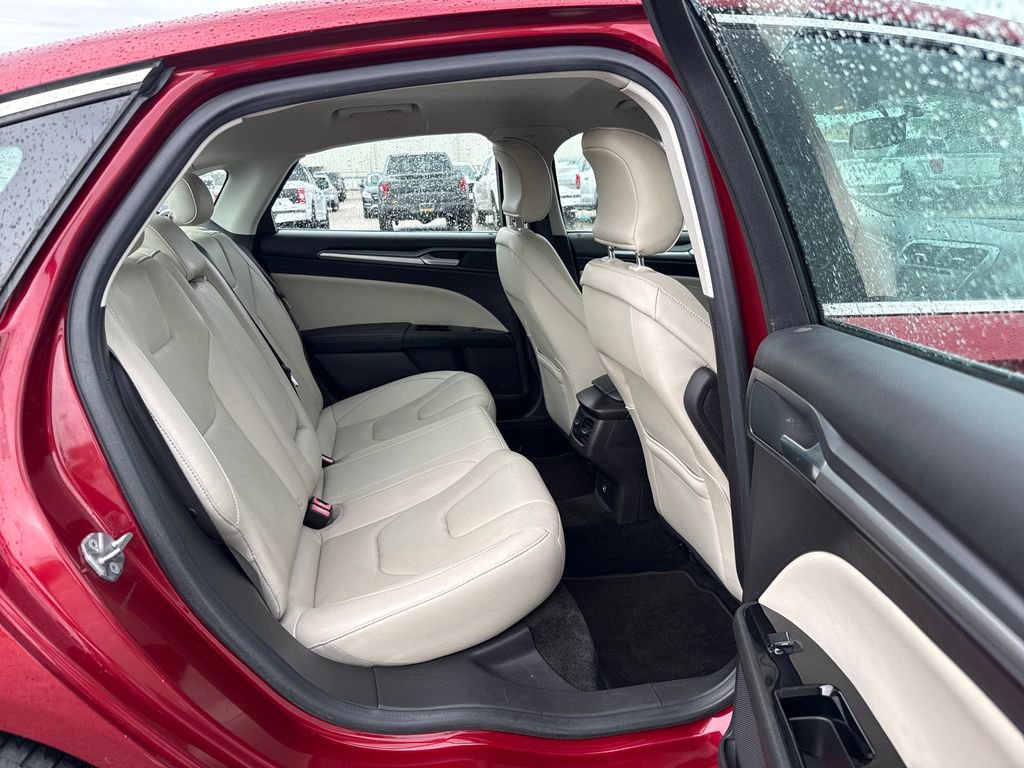 Used 2016 Ford Fusion Titanium FWD image 23