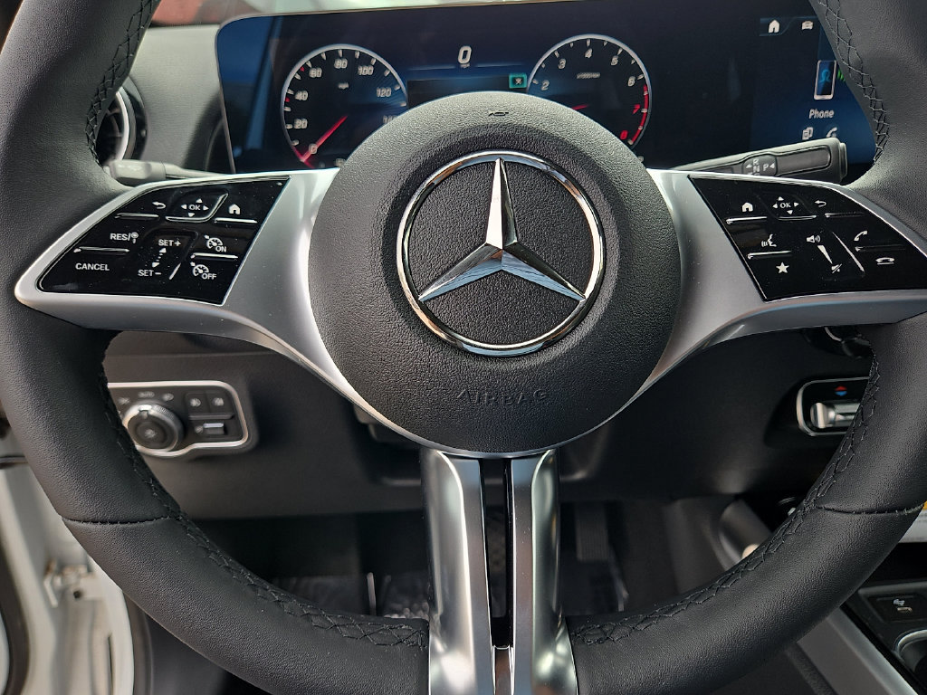 New 2026 Mercedes-Benz GLB 250 image 25