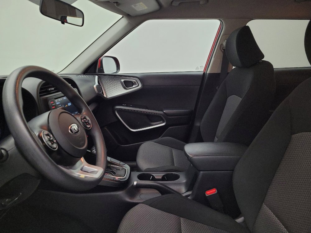 Used 2020 Kia Soul LX image 17