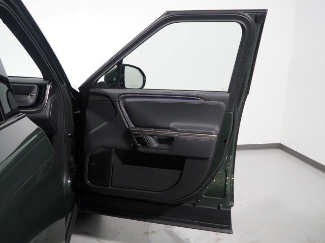 Used 2024 Rivian R1S Adventure AWD/4WD image 76