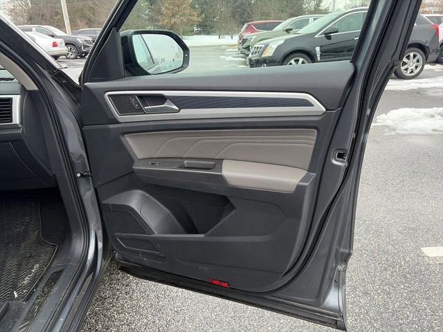 Used 2023 Volkswagen Atlas SEL R-Line image 23
