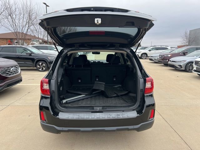 Used 2017 Subaru Outback 2.5i Premium image 9