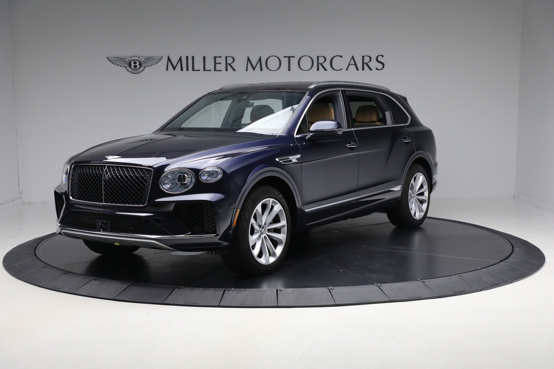 Certified 2024 Bentley Bentayga Extended Wheelbase AWD/4WD image 1