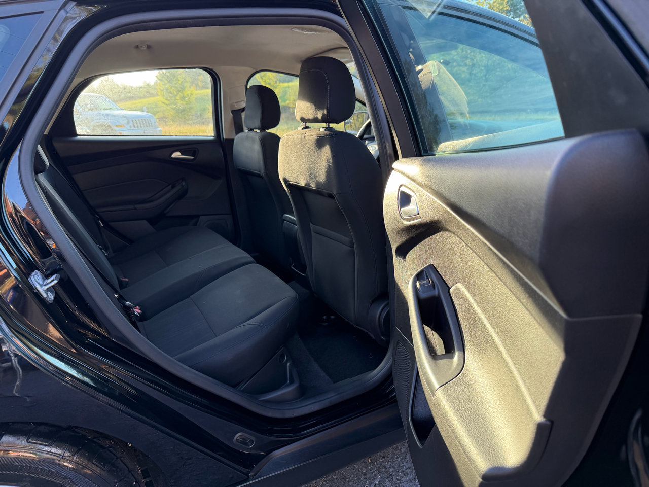 Used 2018 Ford Focus SE image 20