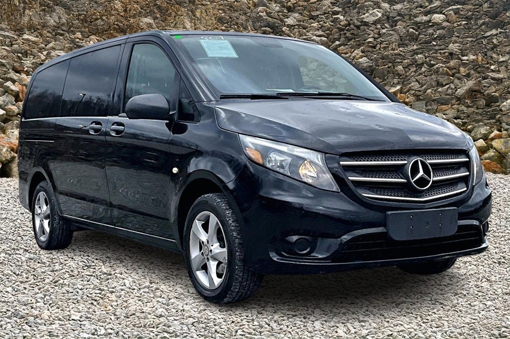 Used 2018 Mercedes-Benz Metris Passenger image 10