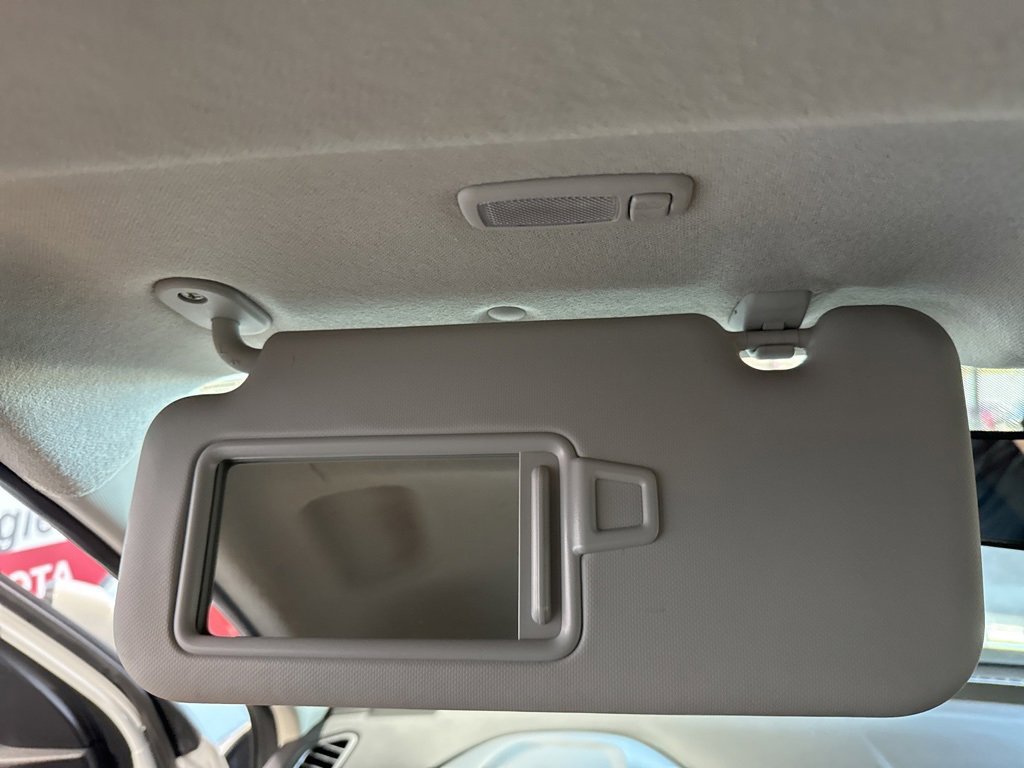 Used 2024 Hyundai Venue SE image 40