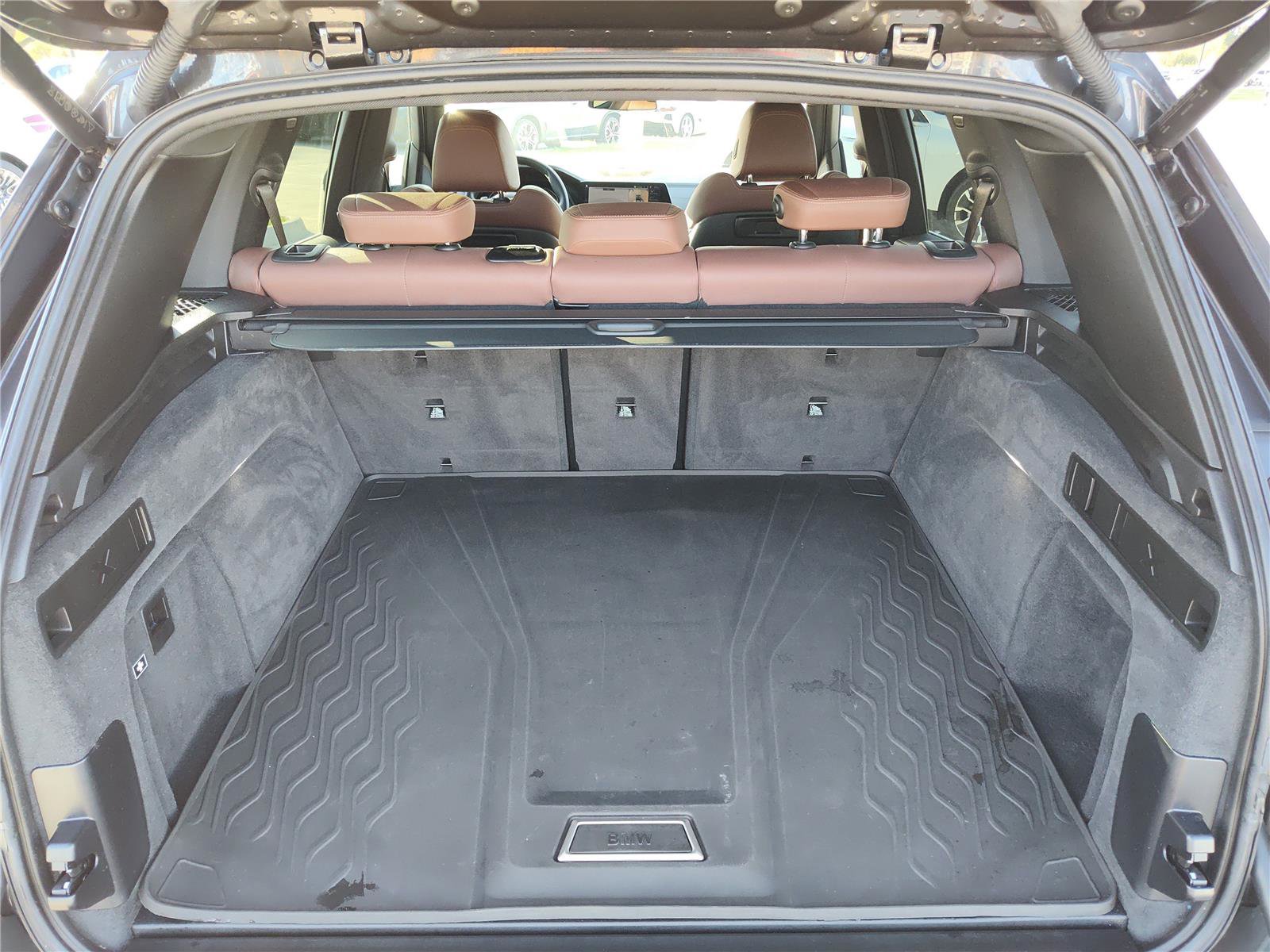Used 2022 BMW X5 xDrive40i w/ Parking Assistance Package image 6
