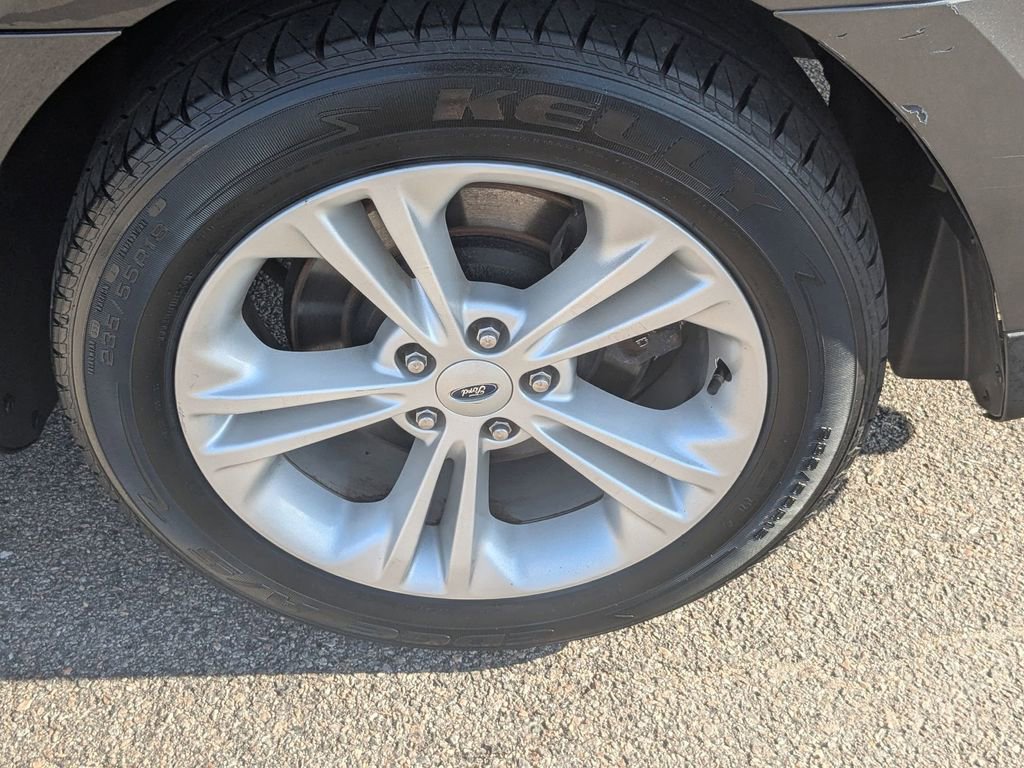 Used 2018 Ford Taurus SEL image 10