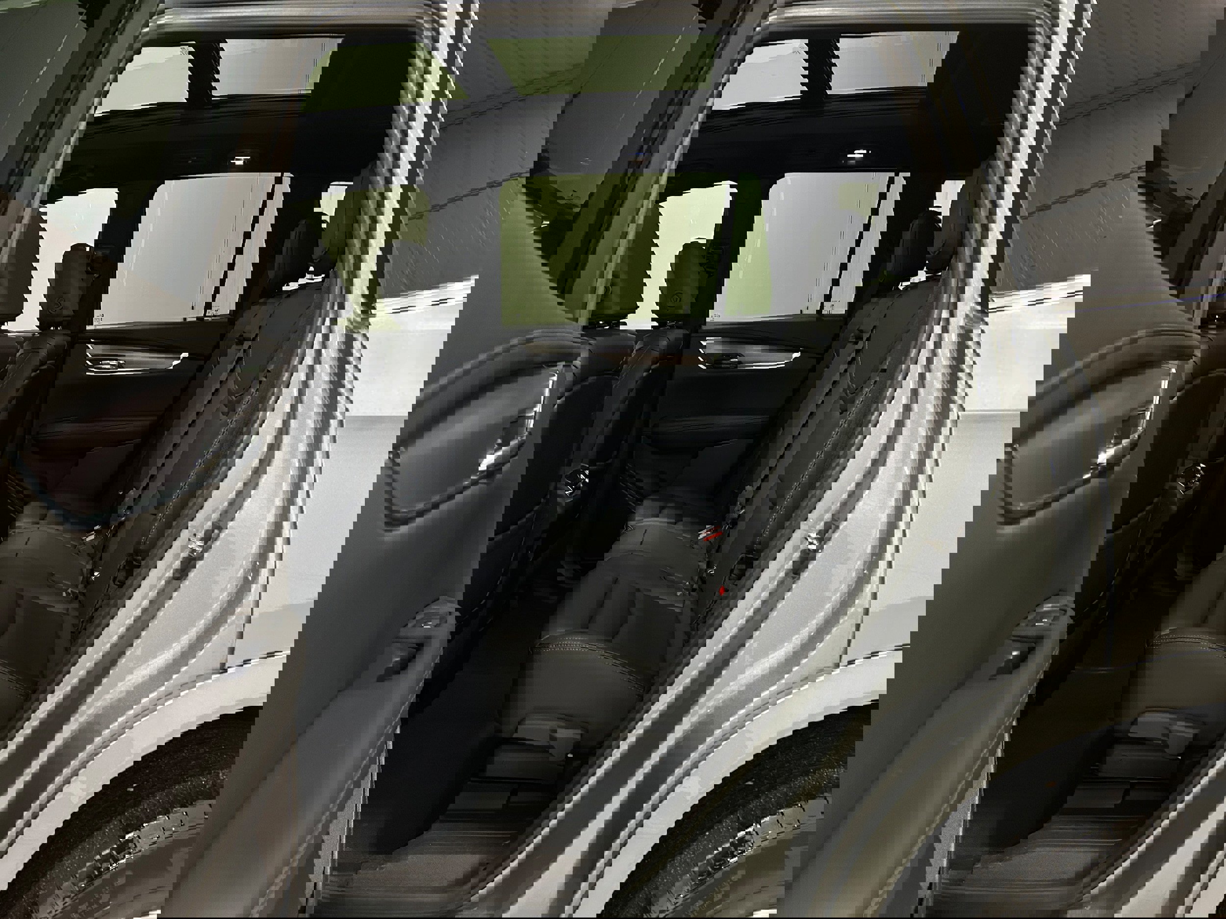 Used 2023 Cadillac XT6 Luxury image 30