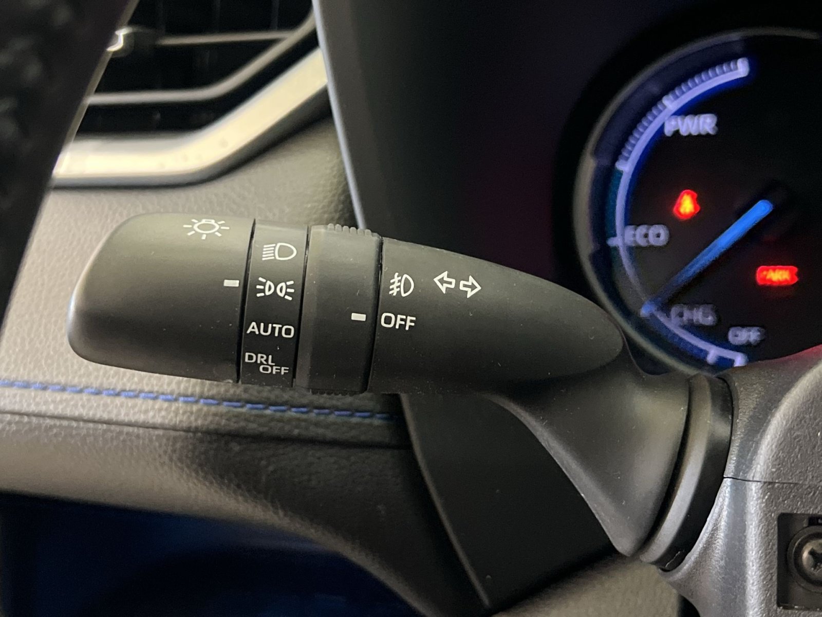 Used 2020 Toyota RAV4 XSE AWD/4WD image 37