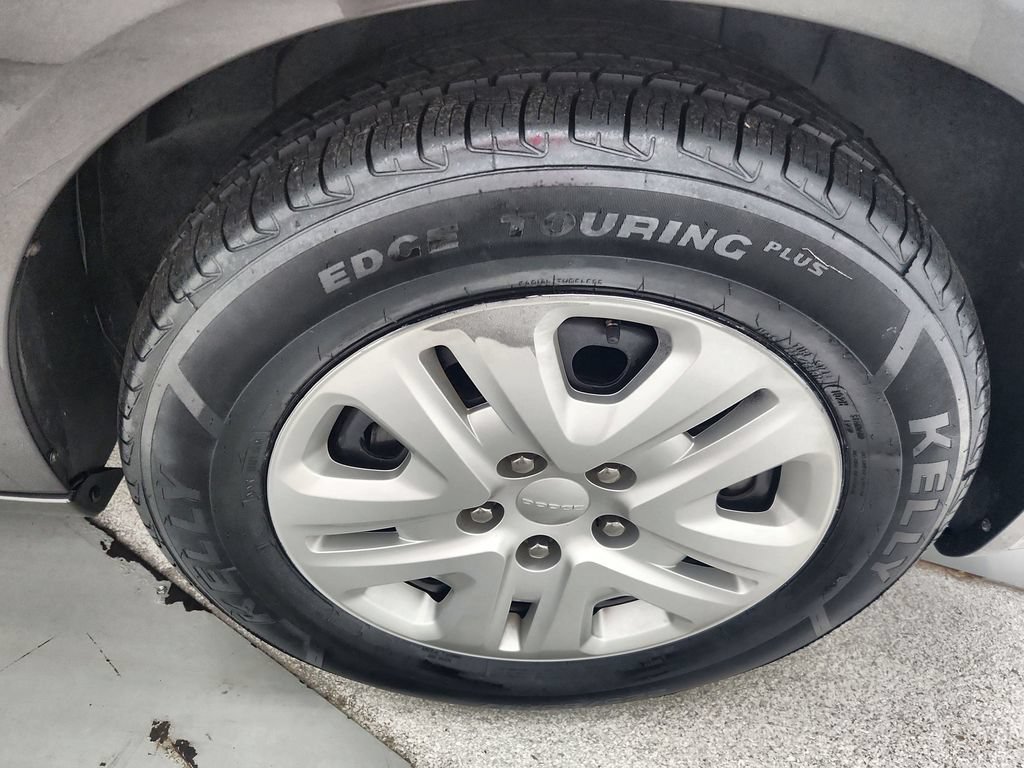 Certified 2019 Dodge Grand Caravan SE FWD image 37