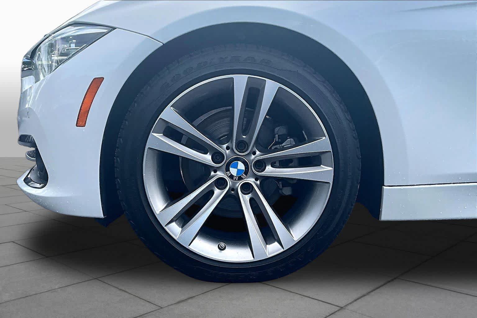 Used 2016 BMW 328i Sedan RWD image 11