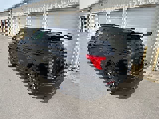 Used 2022 Ford Explorer XLT w/ Equipment Group 202A AWD/4WD image 15