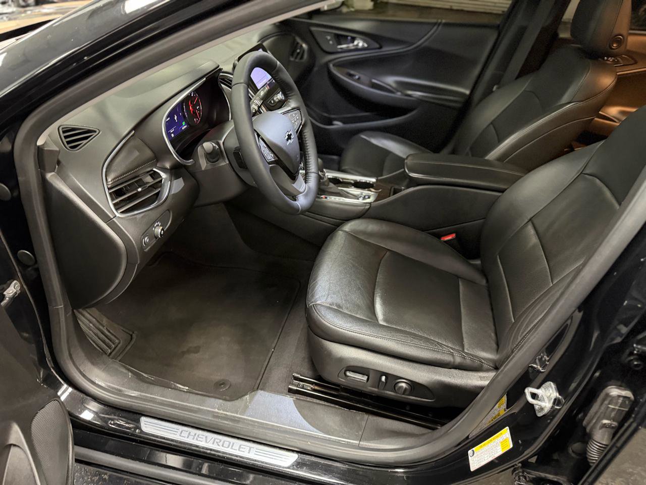 Used 2019 Chevrolet Malibu Premier w/ Sun and Wheel Package image 13