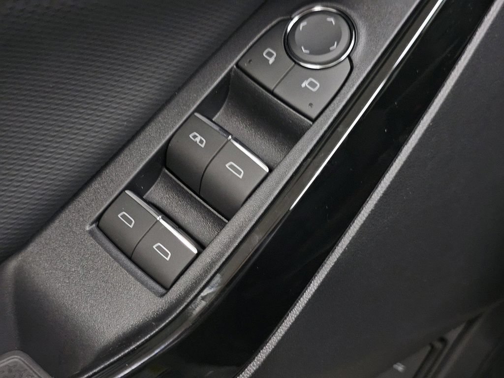 New 2027 Chevrolet Equinox RS w/ Safety and Technology Package AWD/4WD image 32