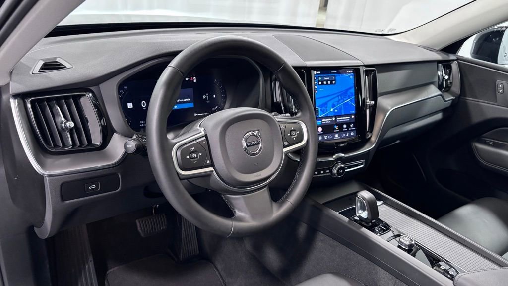 Certified 2025 Volvo XC60 B5 Core AWD/4WD image 10