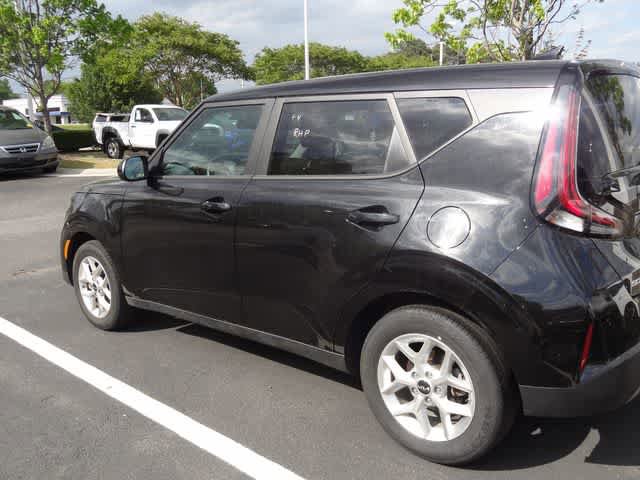 Used 2025 Kia Soul LX w/ LX Technology Package FWD image 4