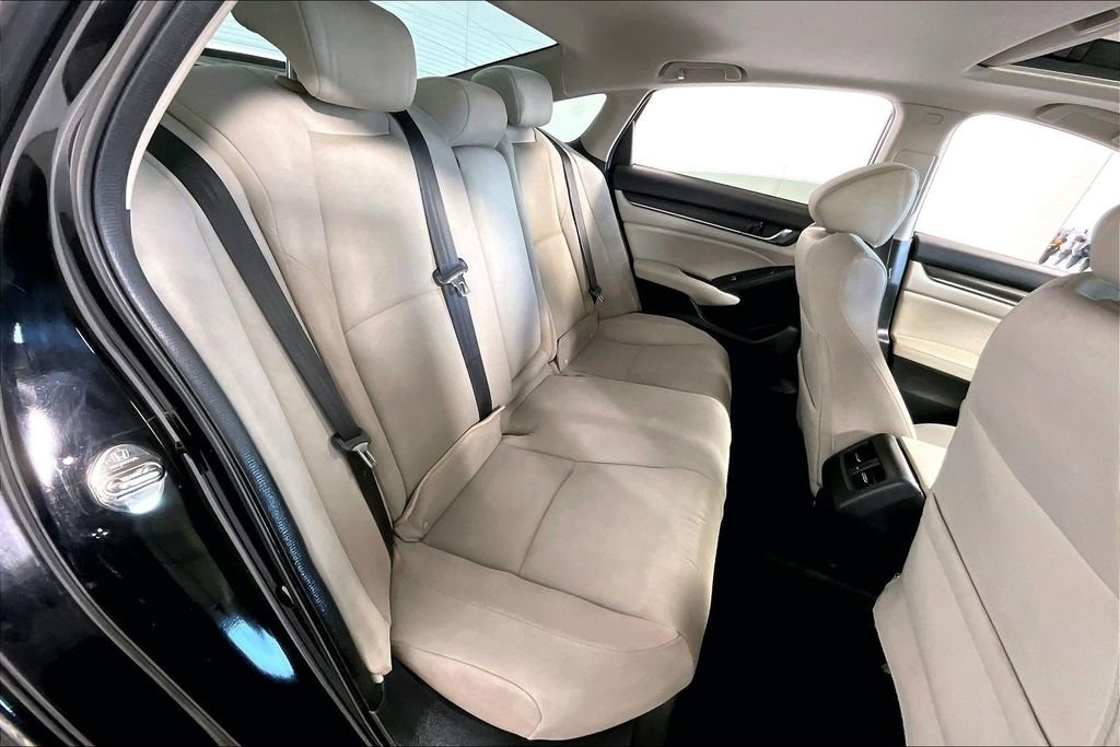 Used 2018 Honda Accord EX image 26