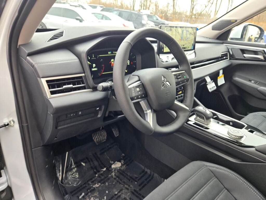New 2026 Mitsubishi Outlander SE AWD/4WD image 18