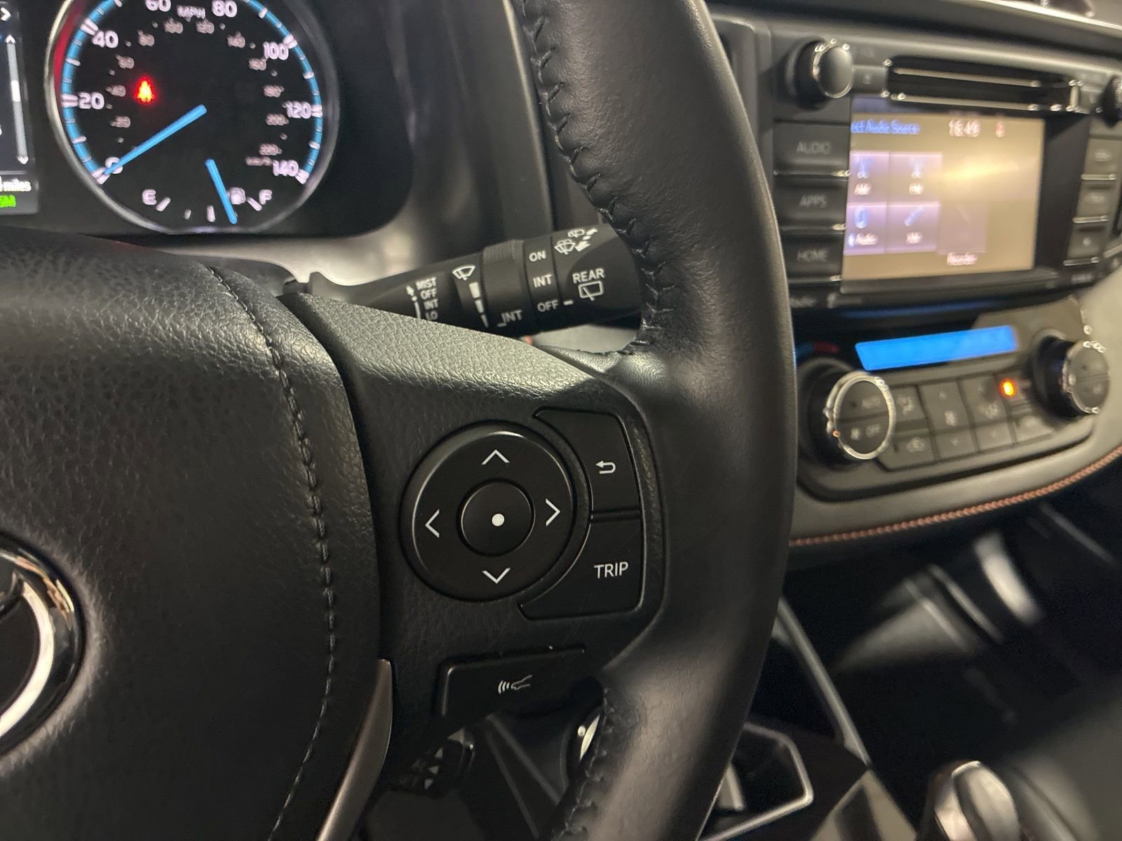 Used 2017 Toyota RAV4 SE image 20