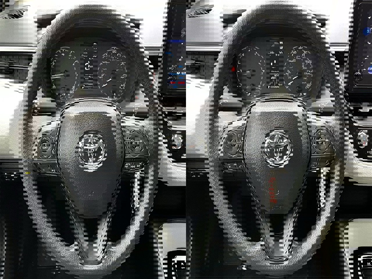 Used 2025 Toyota Corolla LE image 11