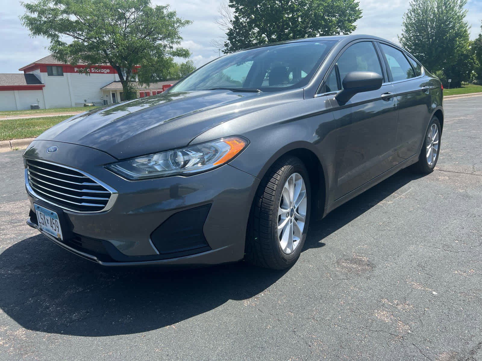 Used 2020 Ford Fusion SE FWD image 3
