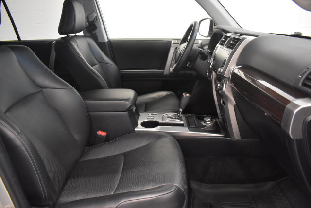 Used 2022 Toyota 4Runner Limited AWD/4WD image 19
