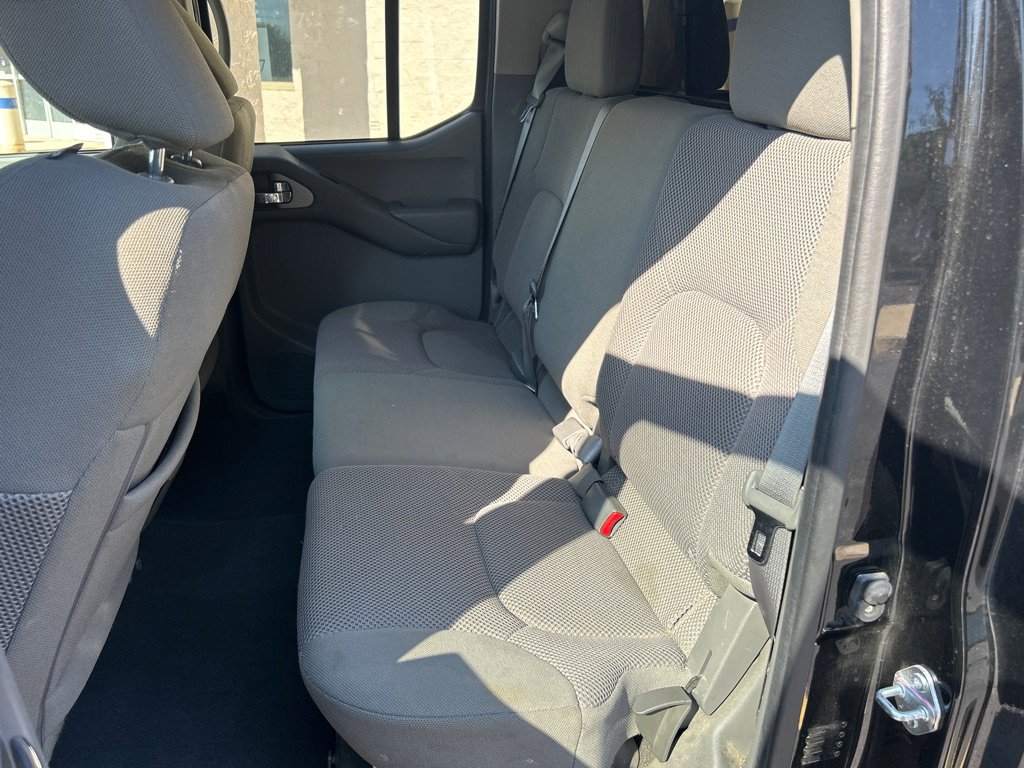 Used 2021 Nissan Frontier SV w/ Midnight Edition Floor Mats image 24
