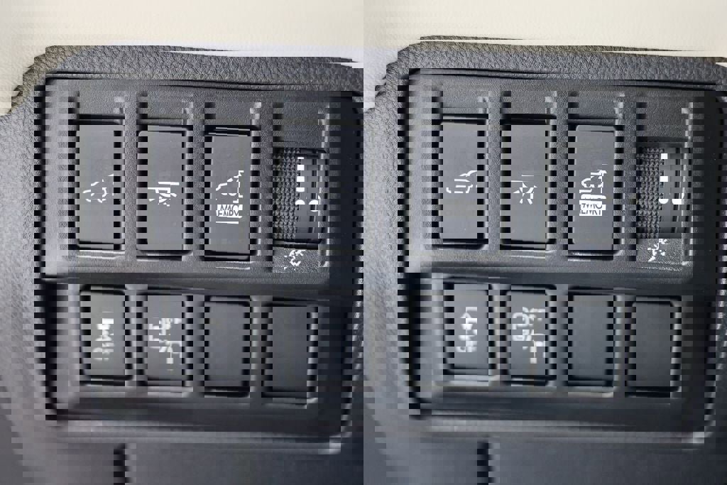 Used 2022 Subaru Ascent Limited w/ Technology Package image 31