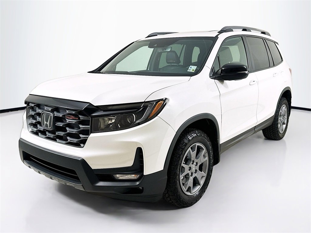 Certified 2025 Honda Passport TrailSport image 1