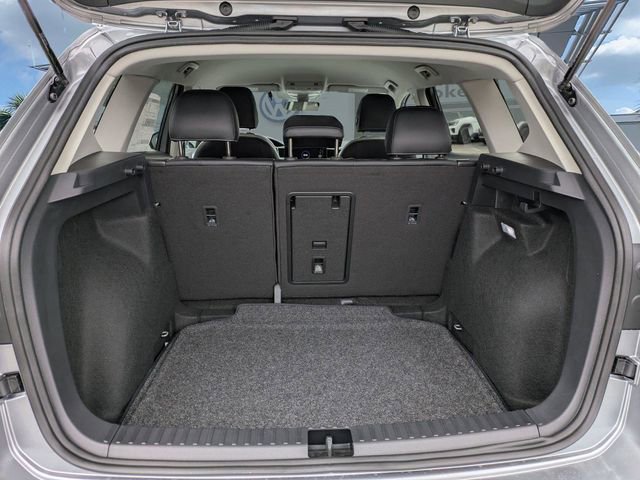 New 2026 Volkswagen Taos SE FWD image 12