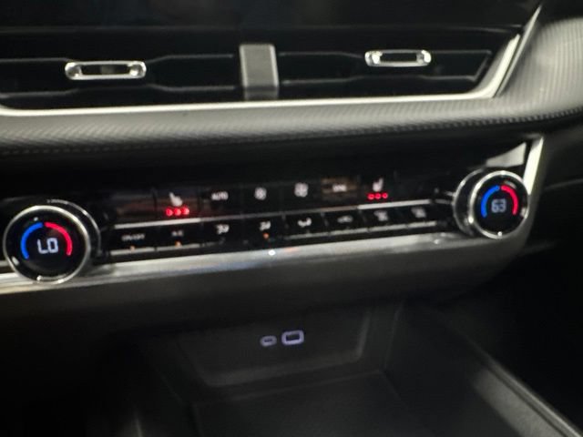 Used 2025 Chevrolet Equinox LT w/ Convenience Package II FWD image 19