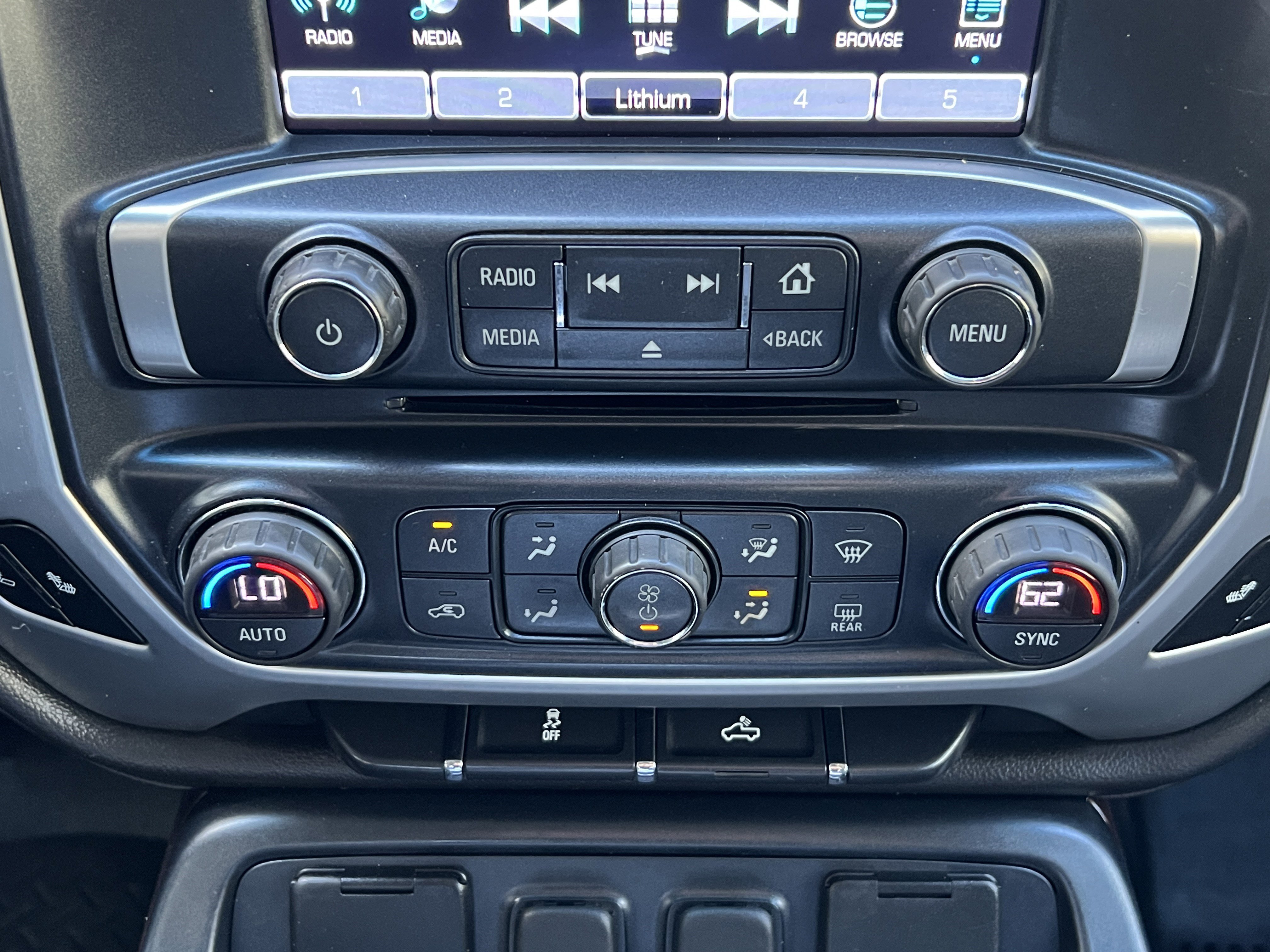 Used 2018 GMC Sierra 1500 SLE w/ Elevation Edition AWD/4WD image 27