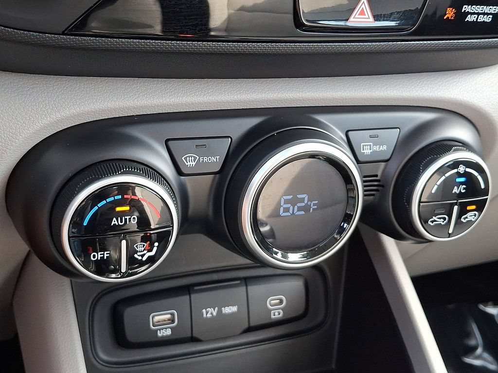 Used 2024 Hyundai Venue SEL FWD image 16