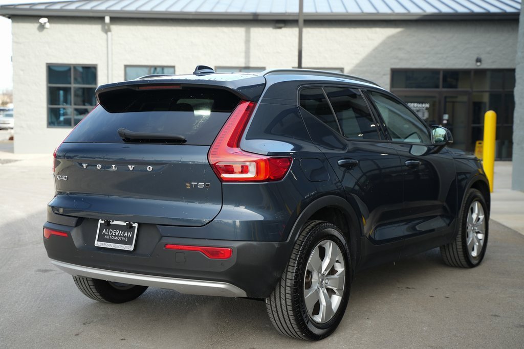 Used 2021 Volvo XC40 T5 Momentum w/ Premium Package image 20