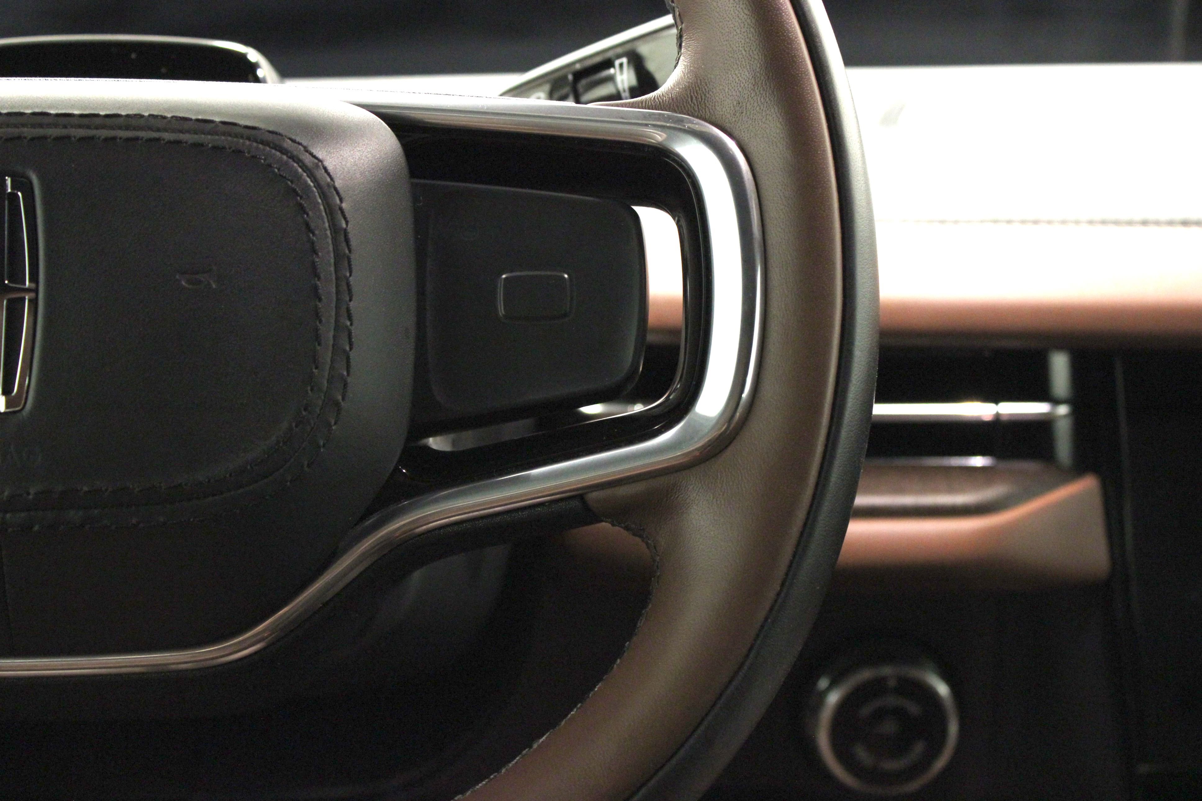 Used 2025 Lincoln Navigator Reserve image 29