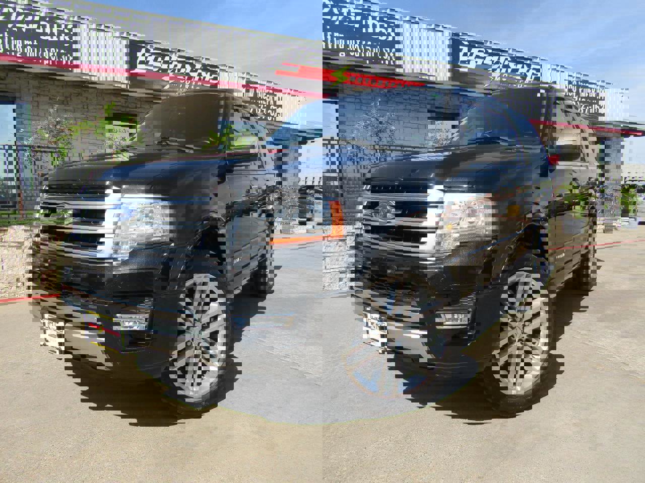 Used 2015 Ford Expedition Platinum image 1