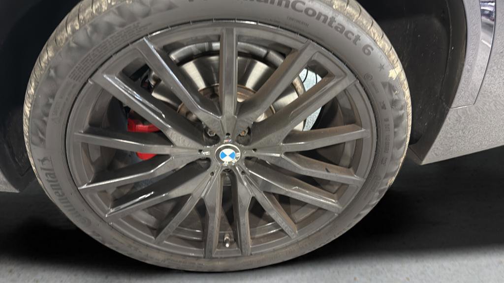 Used 2022 BMW X5 M50i w/ Executive Package image 9