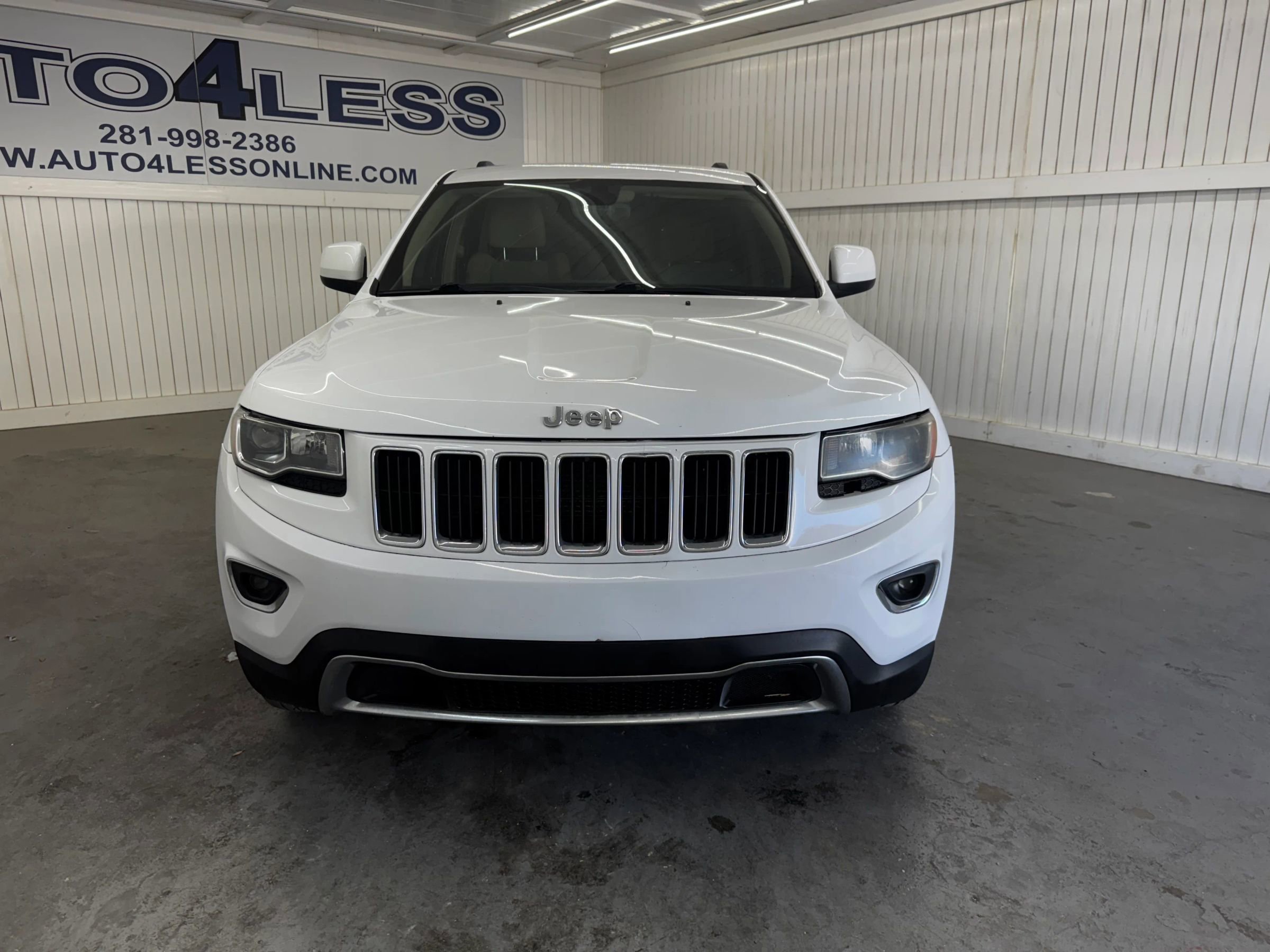 Used 2017 Jeep Grand Cherokee Laredo w/ Quick Order Package 2BE RWD image 2