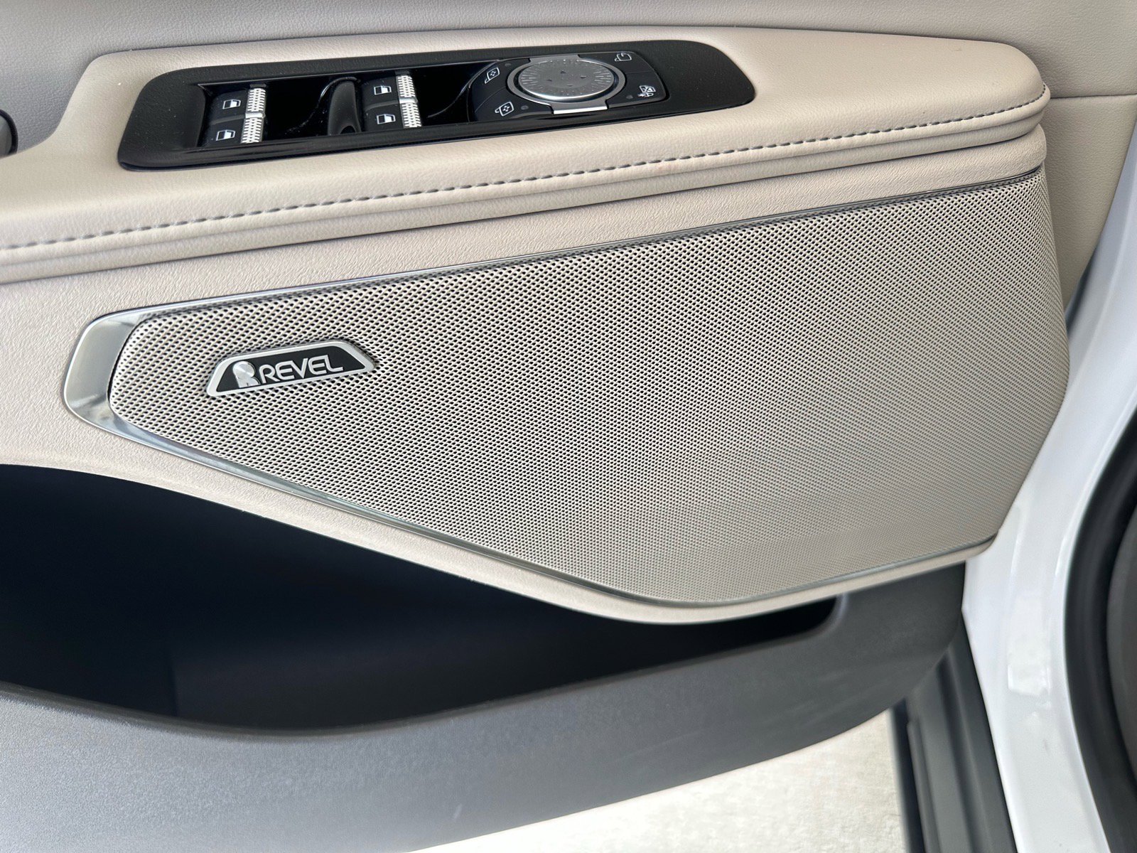 Used 2024 Lincoln Nautilus Reserve w/ Equipment Group 202A AWD/4WD image 30