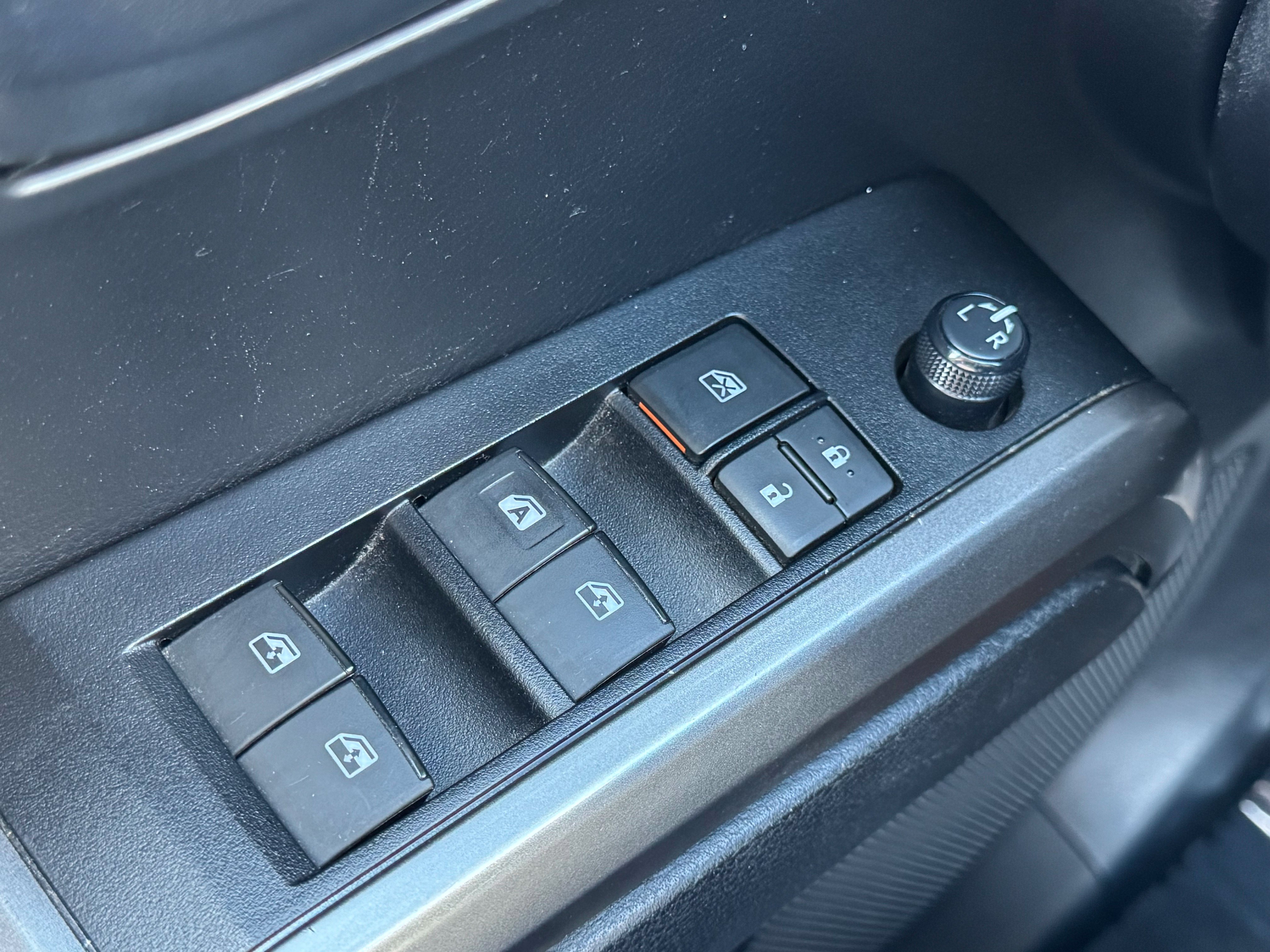 Used 2019 Toyota Tacoma SR5 AWD/4WD image 47
