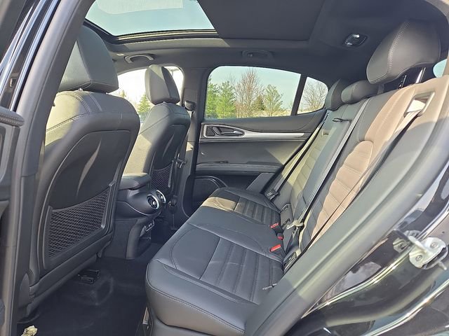 New 2026 Alfa Romeo Stelvio Sprint image 6