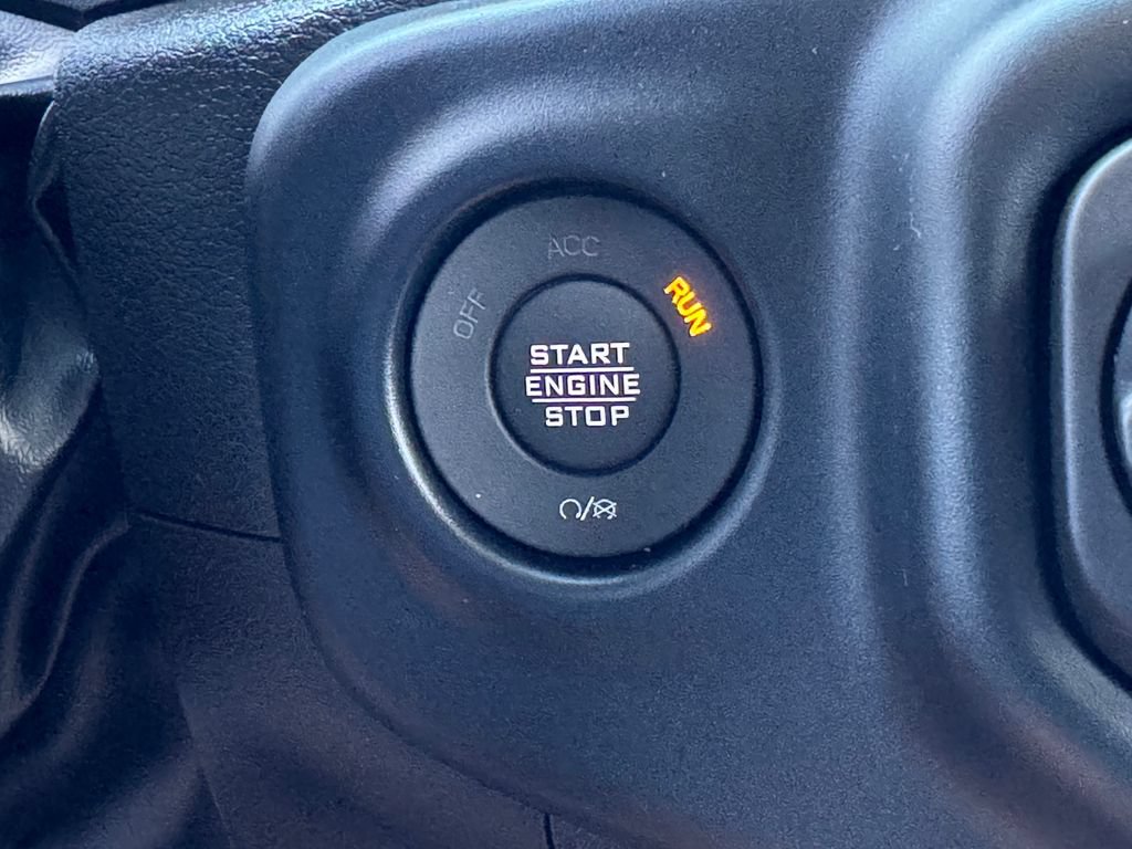 Used 2023 Jeep Gladiator Overland AWD/4WD image 29