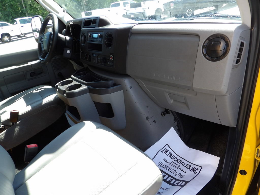 Used 2021 Ford E-350 and Econoline 350 Super Duty RWD image 25