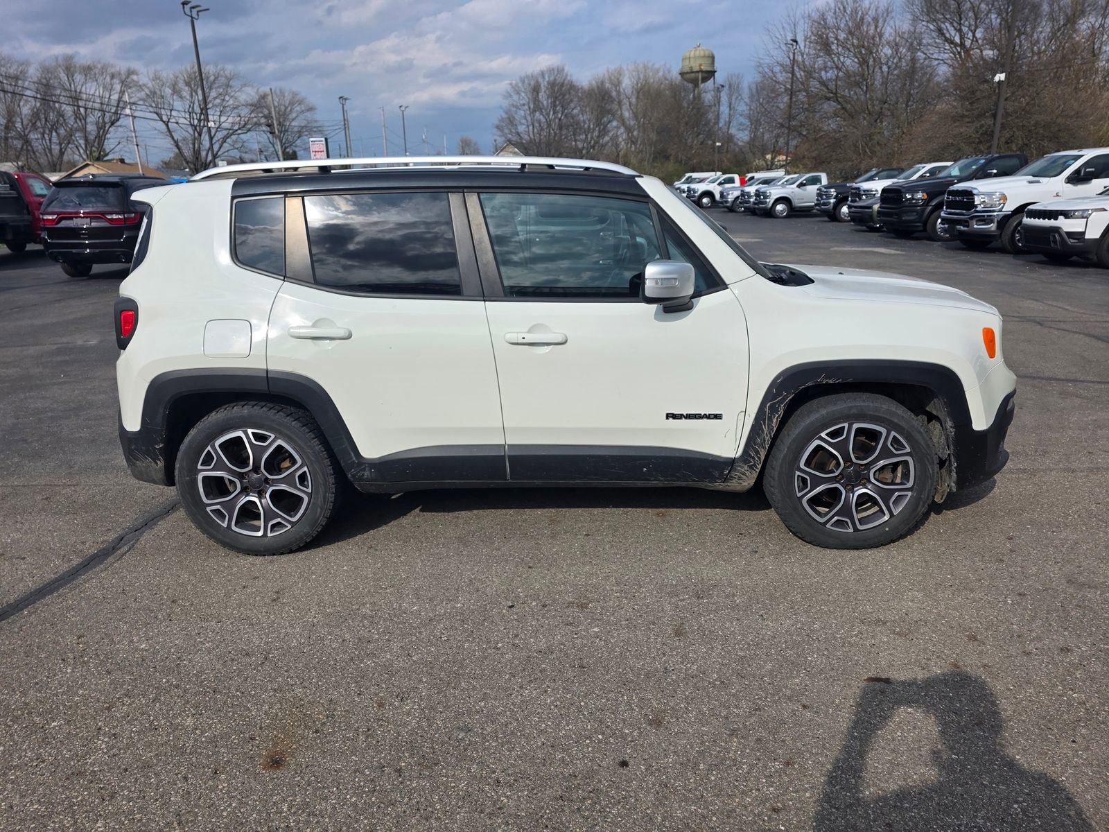 Used 2015 Jeep Renegade Limited image 2