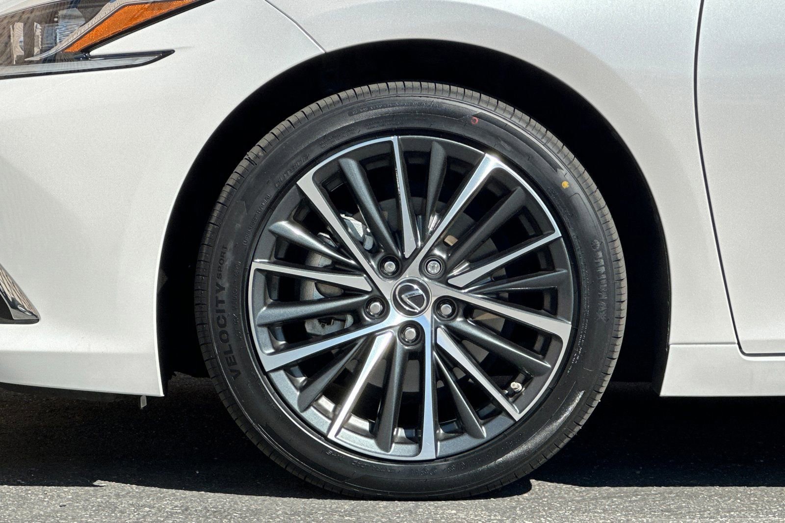 Certified 2025 Lexus ES 300h ES 300h w/ Premium Package image 29